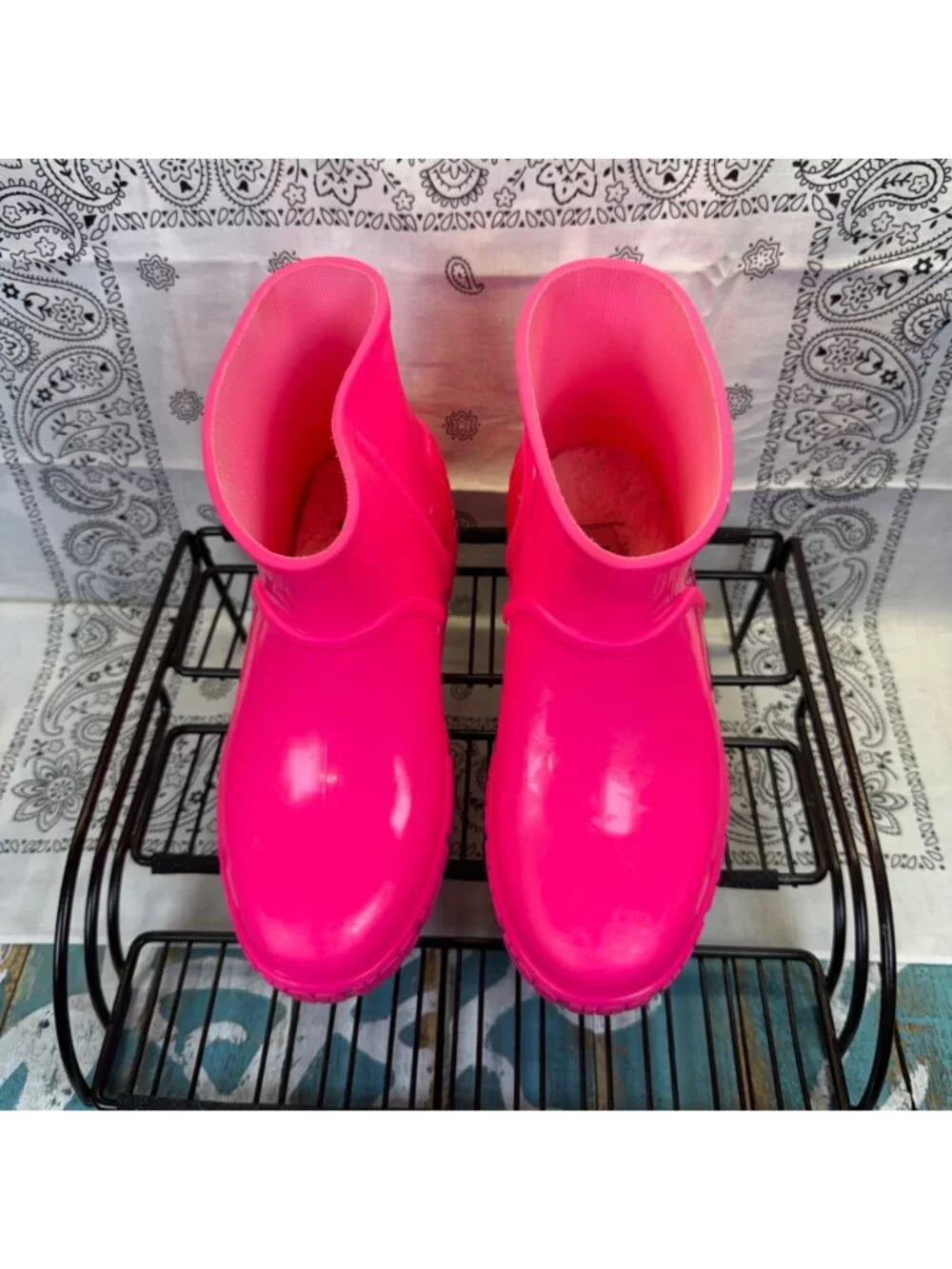 UGG Girls RARE Pink Rubber Rain/Snow Boots Shearling Insole 1130361K Size 2